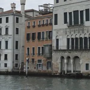 Affittacamere Leon Bianco On The Grand Canal