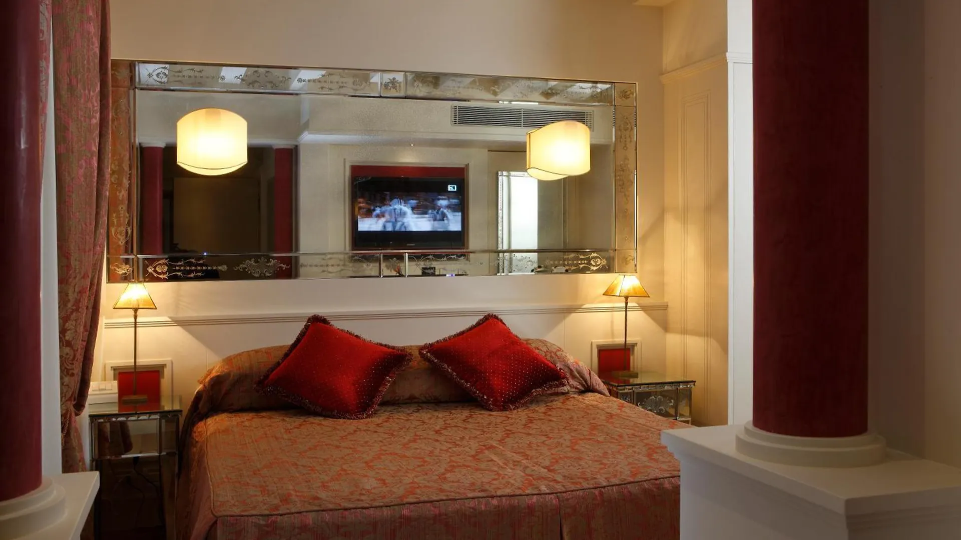 **** Hotel Canaletto Luxury Suites - San Marco Luxury Venice Italy